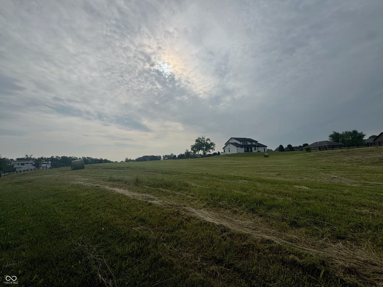 1025 E Sleepy Hollow Dr — listing photo