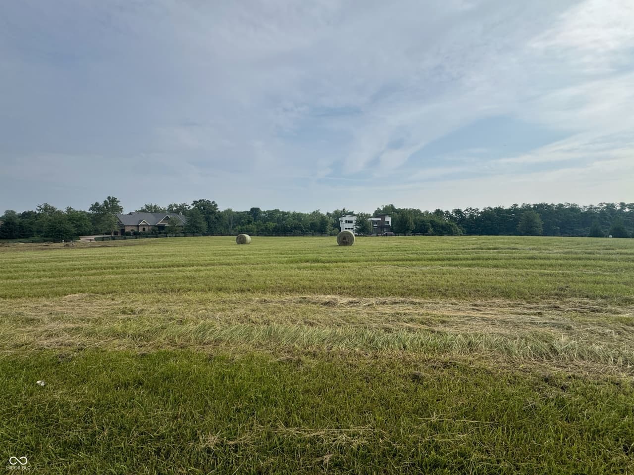 1085 E Greyhawk Ln — listing photo